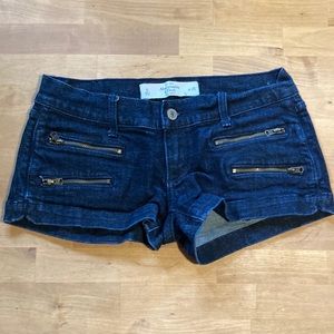 Abercrombie & Fitch denim shorts size 25 / 0